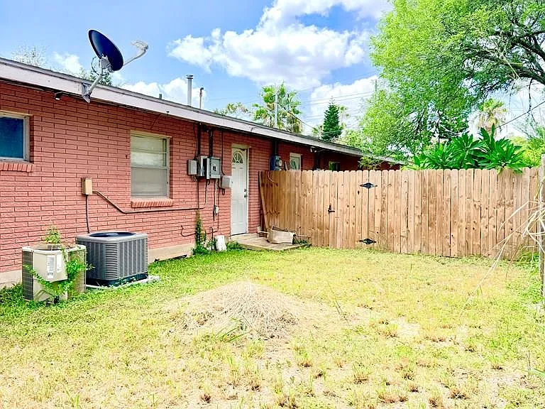 1111 Rosemond Ct #2 — Photo 18