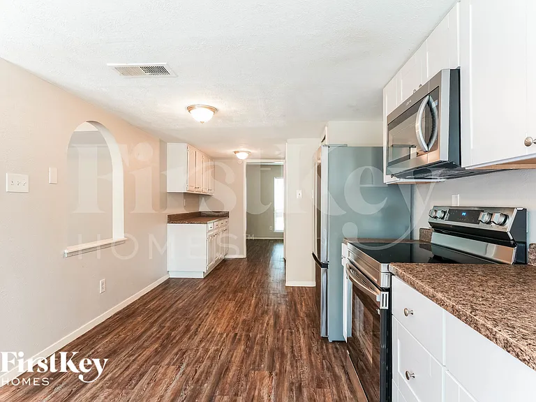 1316 Royal Oak Dr — Photo 8
