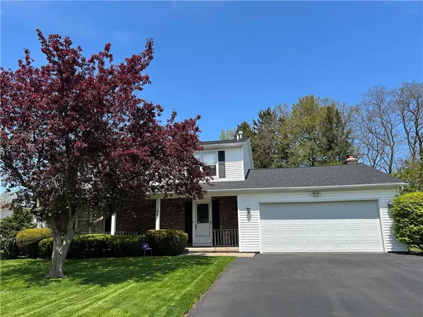 106 Olde Harbour Trl, Rochester, NY 14612
