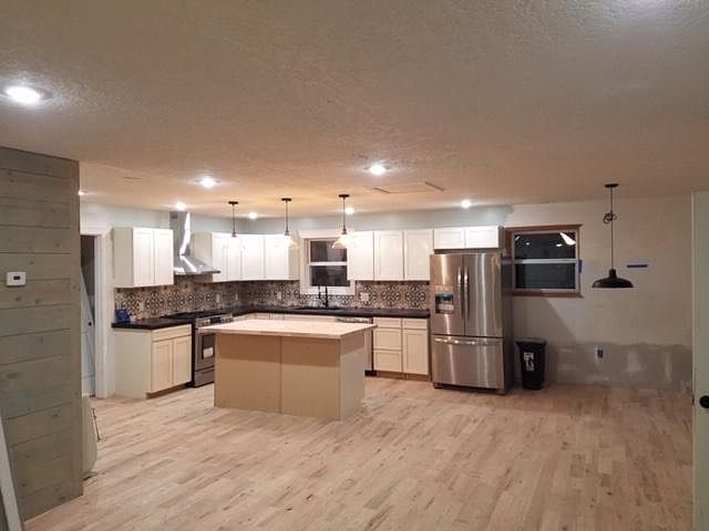 2nd image of 1405 County Road 486
