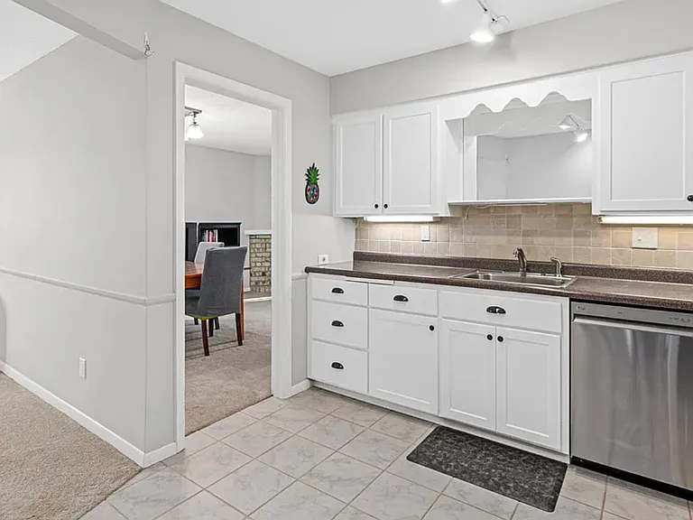 2200 Nevada Ave S #106 — Photo 3
