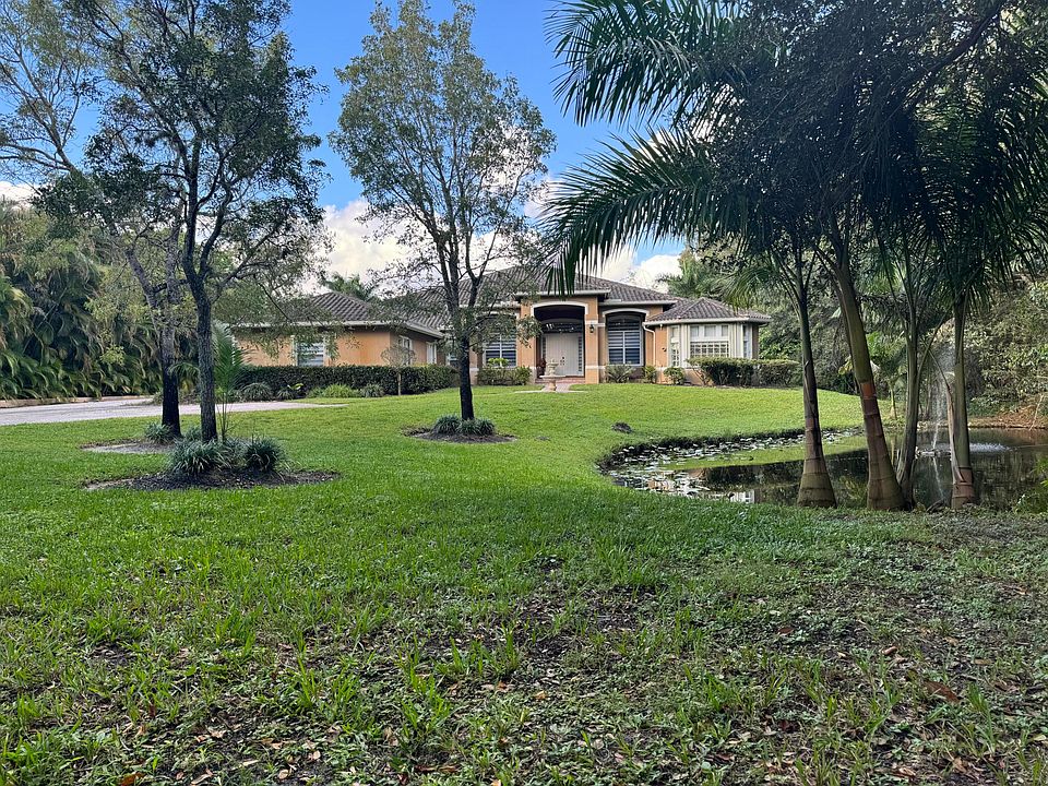 1st image of 10961 SW 31st Street
