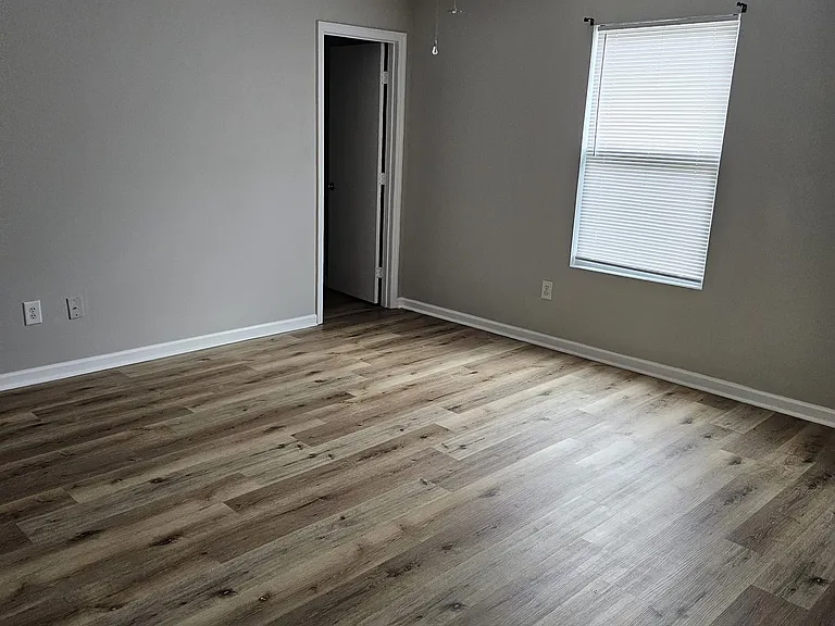 130 Blackwell Ct — Photo 2