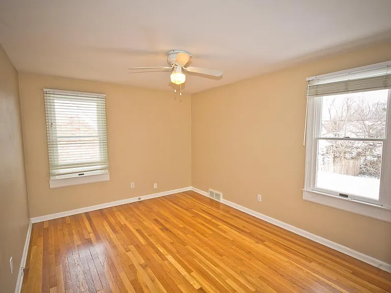 1433 Henrietta St — Photo 21