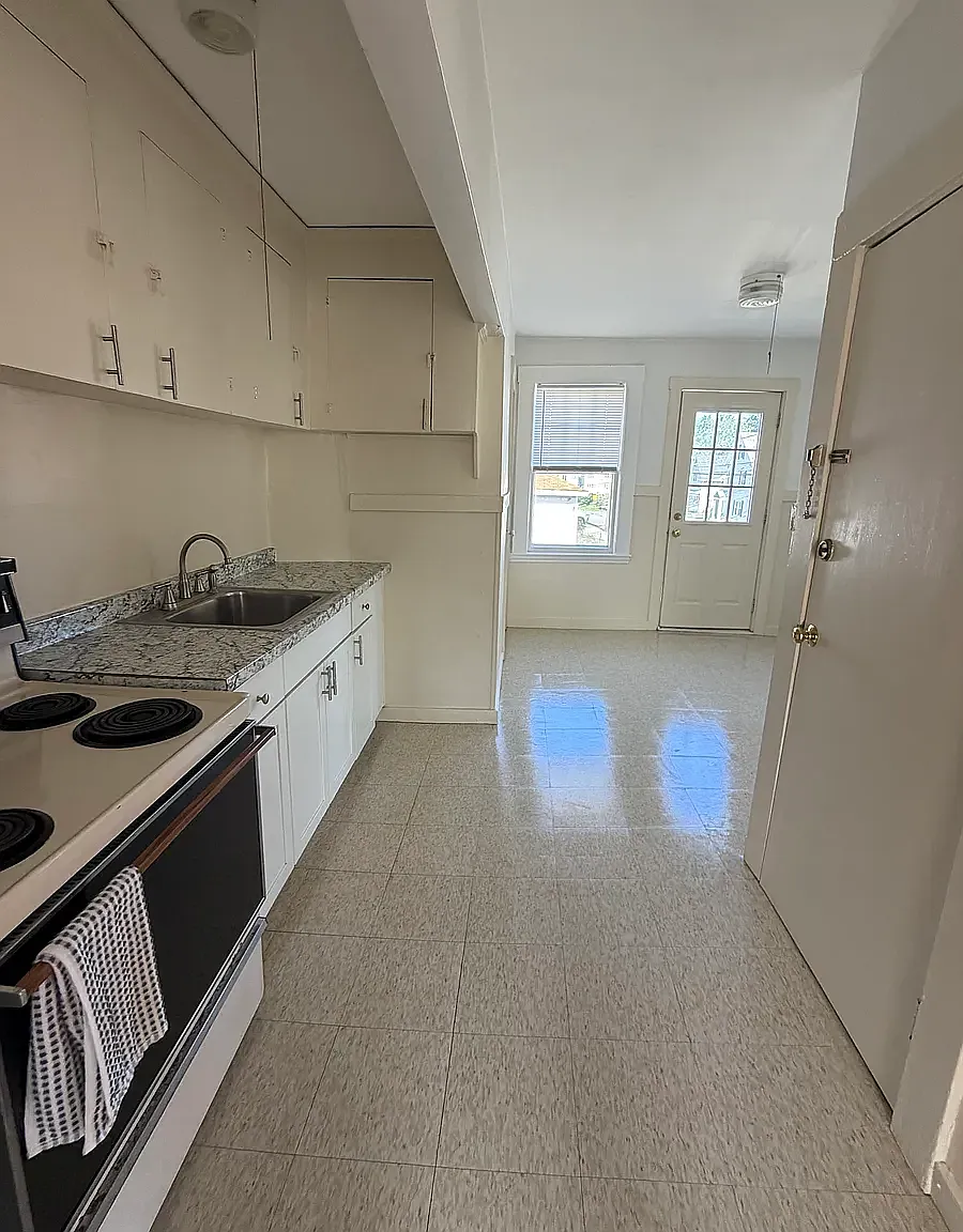 37 Arlington St — Photo 2