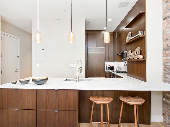 2nd image of 211 W 18th St APT 2
