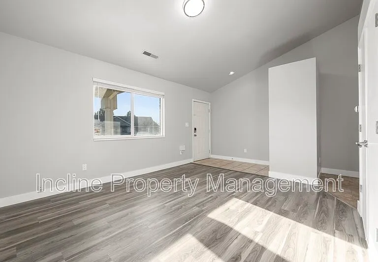 788 N 1060 W — Photo 6