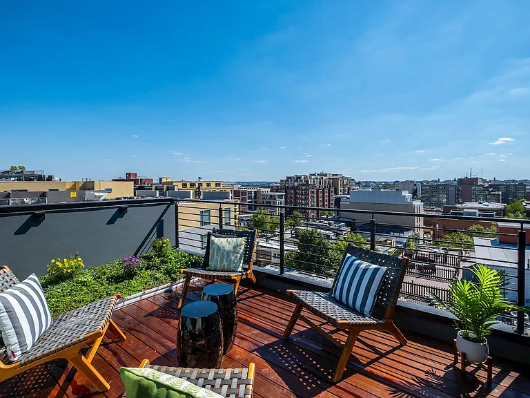 1424 Belmont St NW #9 — Photo 12