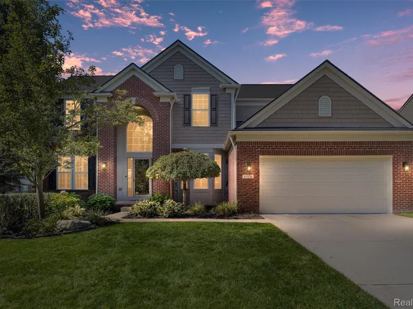 49136 Running Trout Ln, Northville, MI 48168