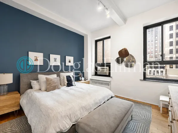 12 East 22nd Street image 1 of 10