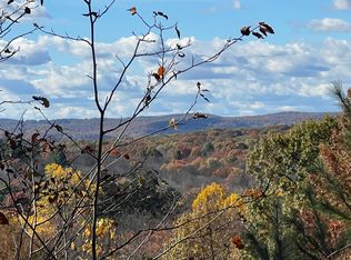 3 Boulder Creek Rd, Newtown, CT 06470