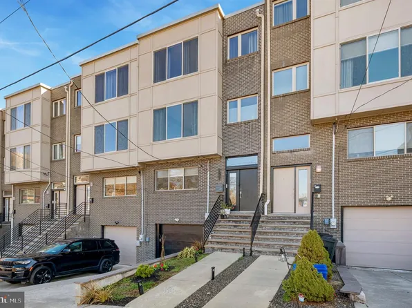 4749 Sheldon St, Philadelphia, PA 19127