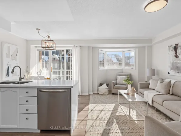 116 Cornell Park Ave #D203, Markham, ON L6B 1B6