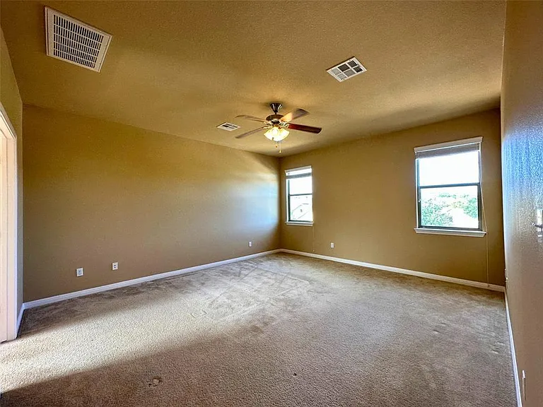 321 Braylen Cv — Photo 12