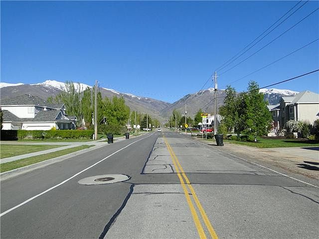 2nd image of 19 E Shepard Ln