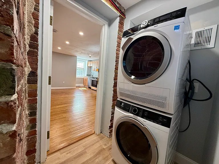 260 Hope St #1A — Photo 4