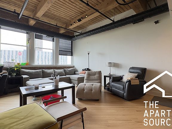 4th image of 411 S Sangamon St #D