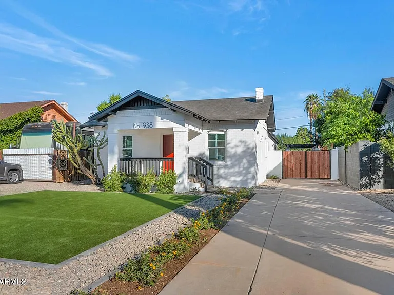 938 E Coronado Rd — Photo 3
