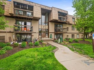 9630 Cove Dr UNIT 23A, North Royalton, OH 44133
