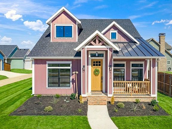 3rd image of 313 Dylan Way