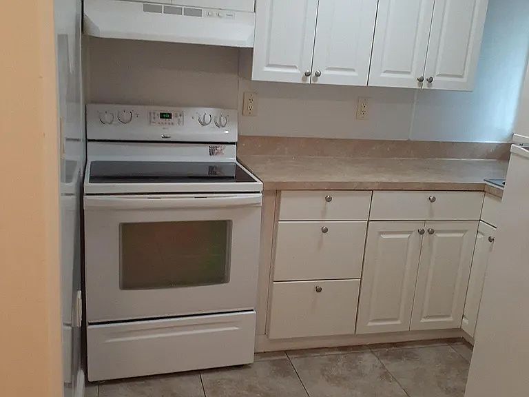 1st image of 1717 1/2 22nd Ave N #1