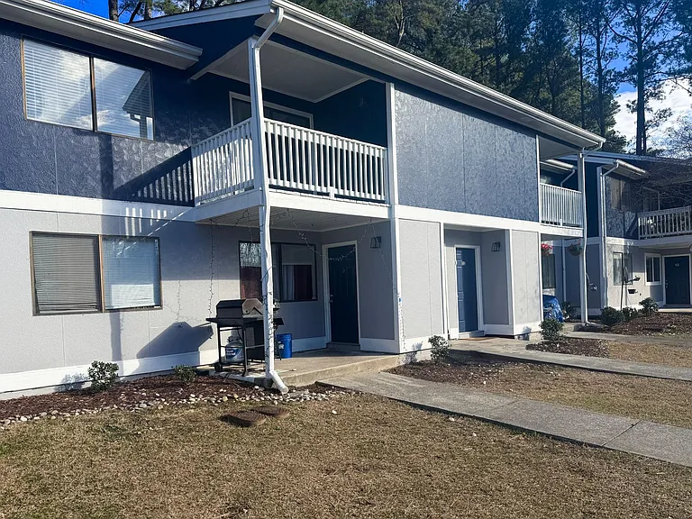 Berkshire Apartments — Photo 2