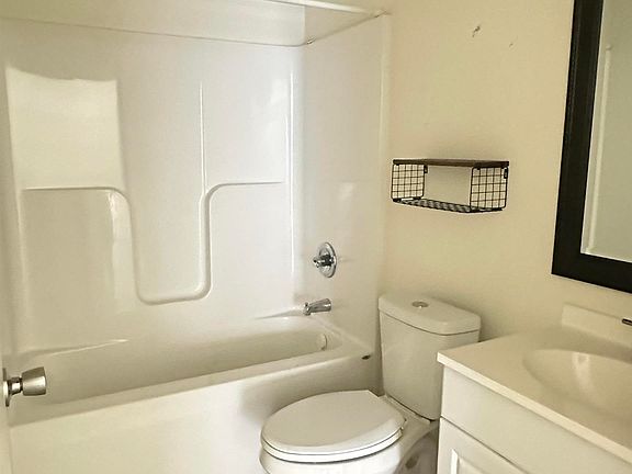 4th image of 204 Dillon Dr