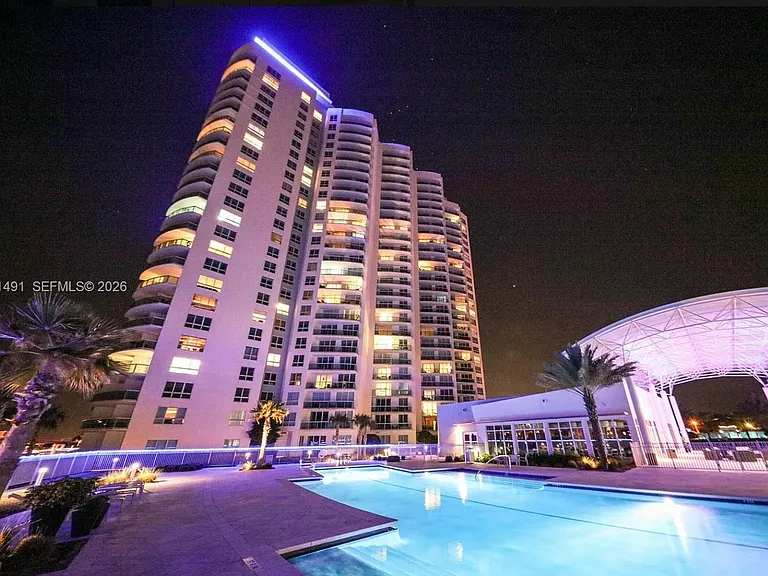 231 Riverside Dr #1210 — Photo 36