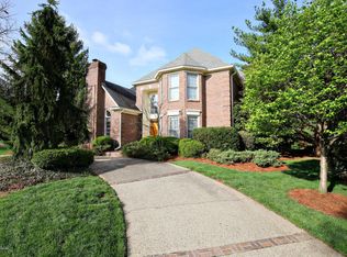 318 Mockingbird Gardens Dr, Louisville, KY 40207