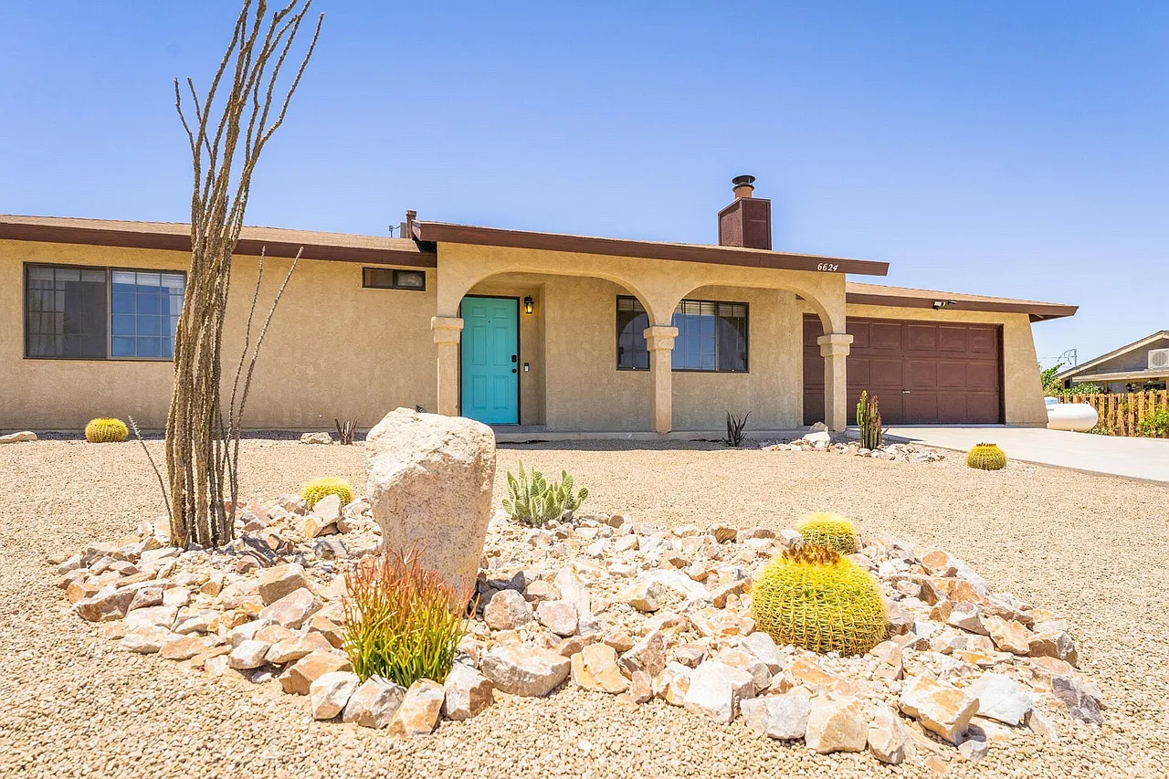 6624 Bermuda Ave — Photo 1
