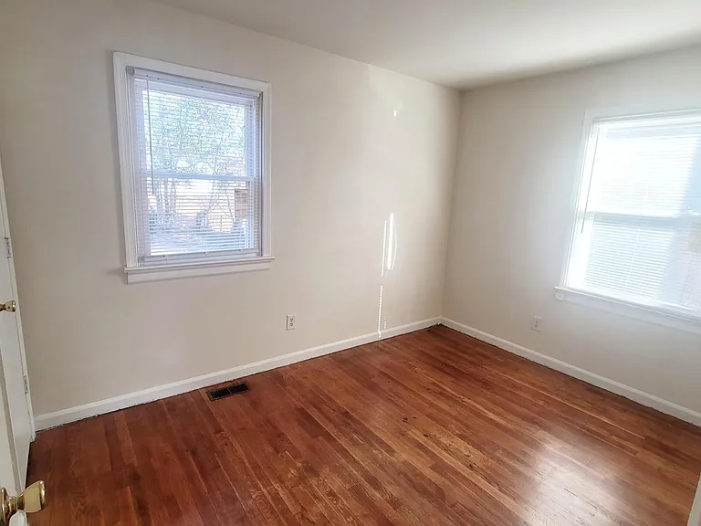 1210 Carlisle Ave — Photo 5