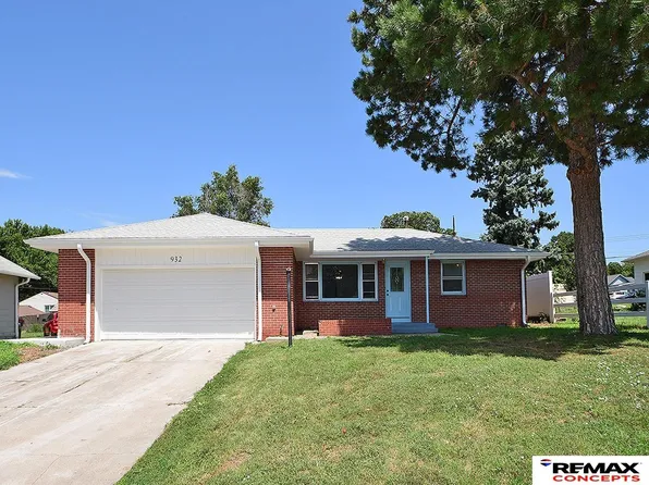932 Manatt St, Lincoln, NE 68521