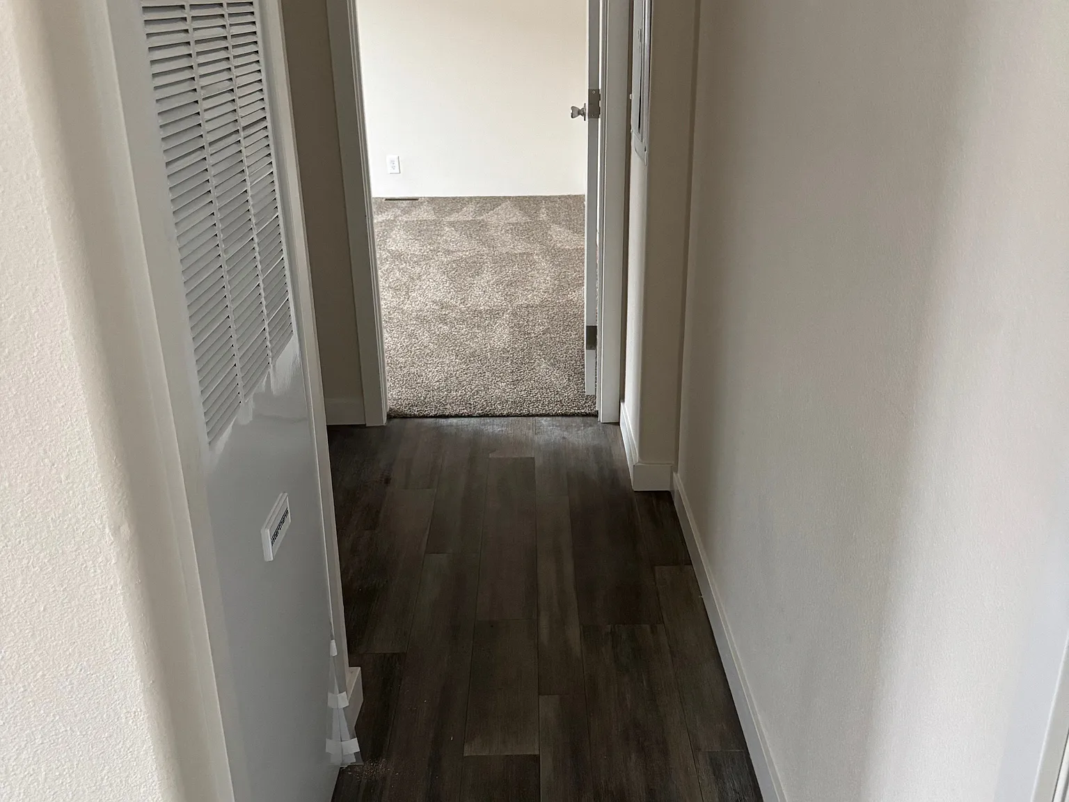 700 W Unity Loop — Photo 3
