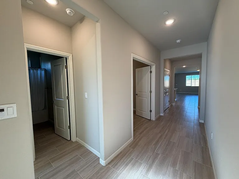 660 Atlantica Dr S — Photo 3