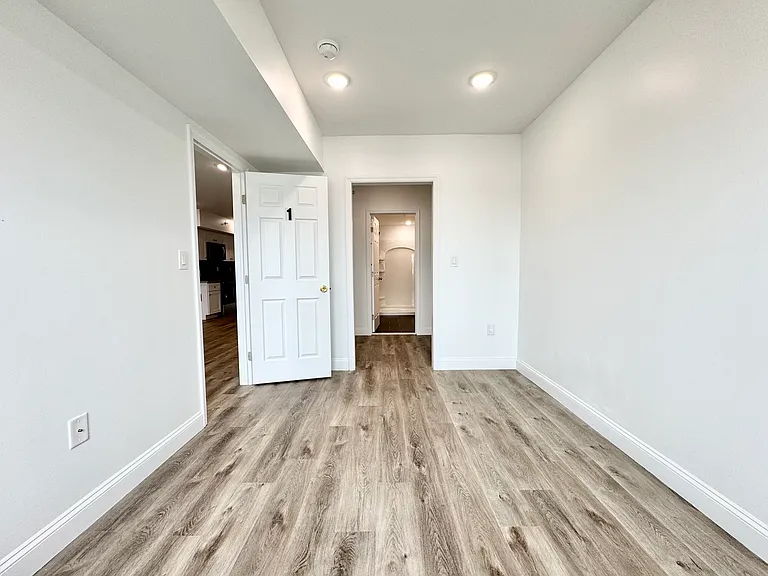 4077 Lancaster Ave #311-R — Photo 28