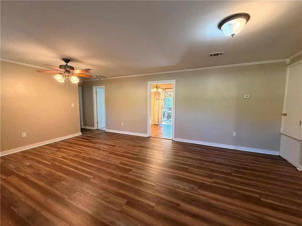 3 bed, 2.0 bath, 1152 sqft, $1,500 — Photo 4