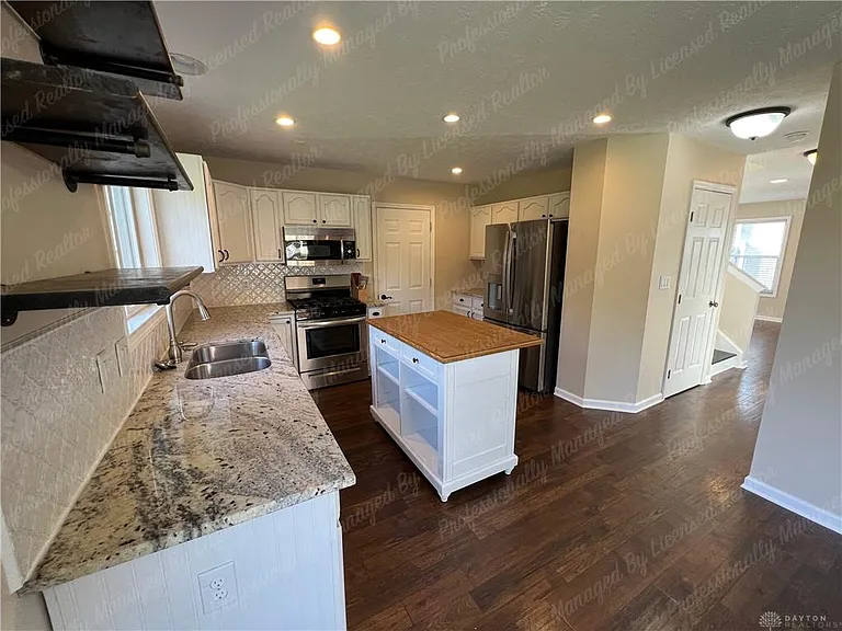 1131 Windsong Trl — Photo 12