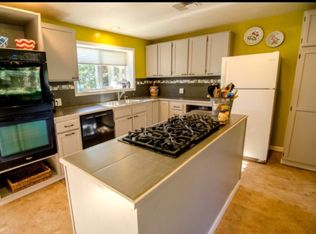 995 Sherwood Pl #2, Eugene, OR 97401
