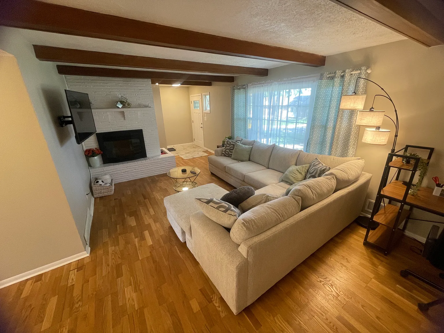 4 bed, 2.5 bath, 1444 sqft, $2,900 — Photo 4