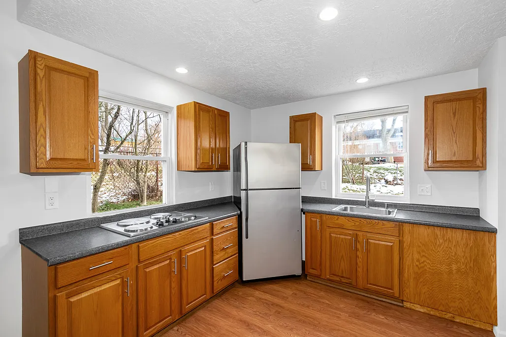 1 bed, 750 sqft, $995 — Photo 2