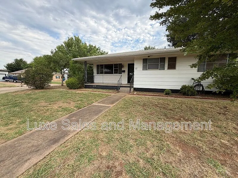 12 Shirley Ln