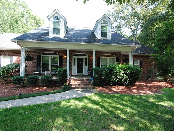 3rd image of 331 Danby Woods Ct
