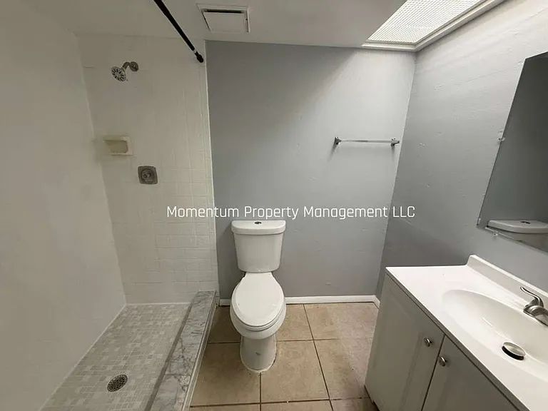 198 N Fernwood Ave #2 — Photo 17