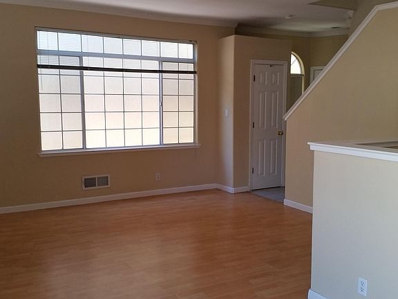 3rd image of 2177 Weston Pl