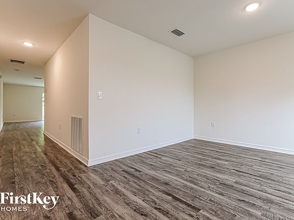 2nd image of 2275 Tamarind St