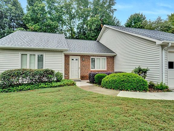 2nd image of 9 Creekdale Ct