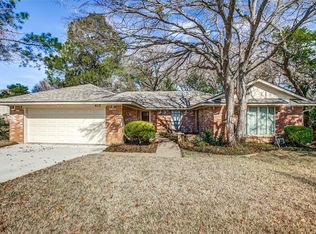 4117 Three Oaks Dr, Arlington, TX 76016