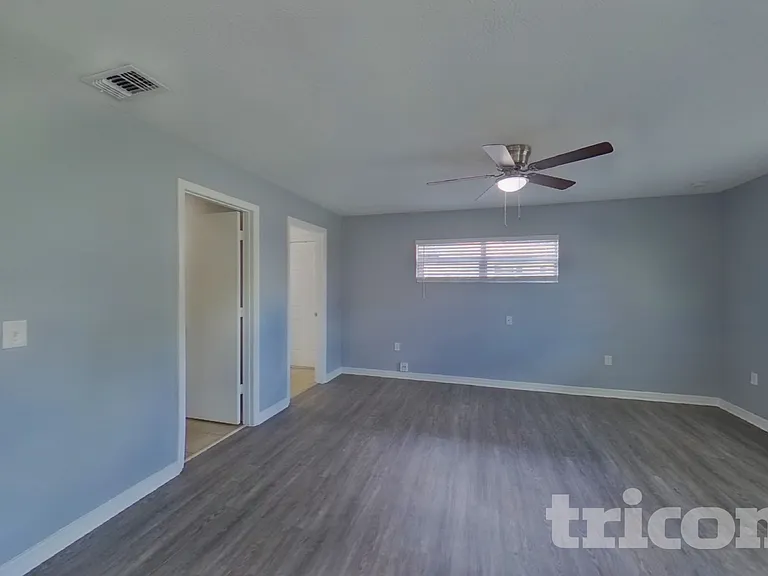 947 Rich Dr — Photo 2