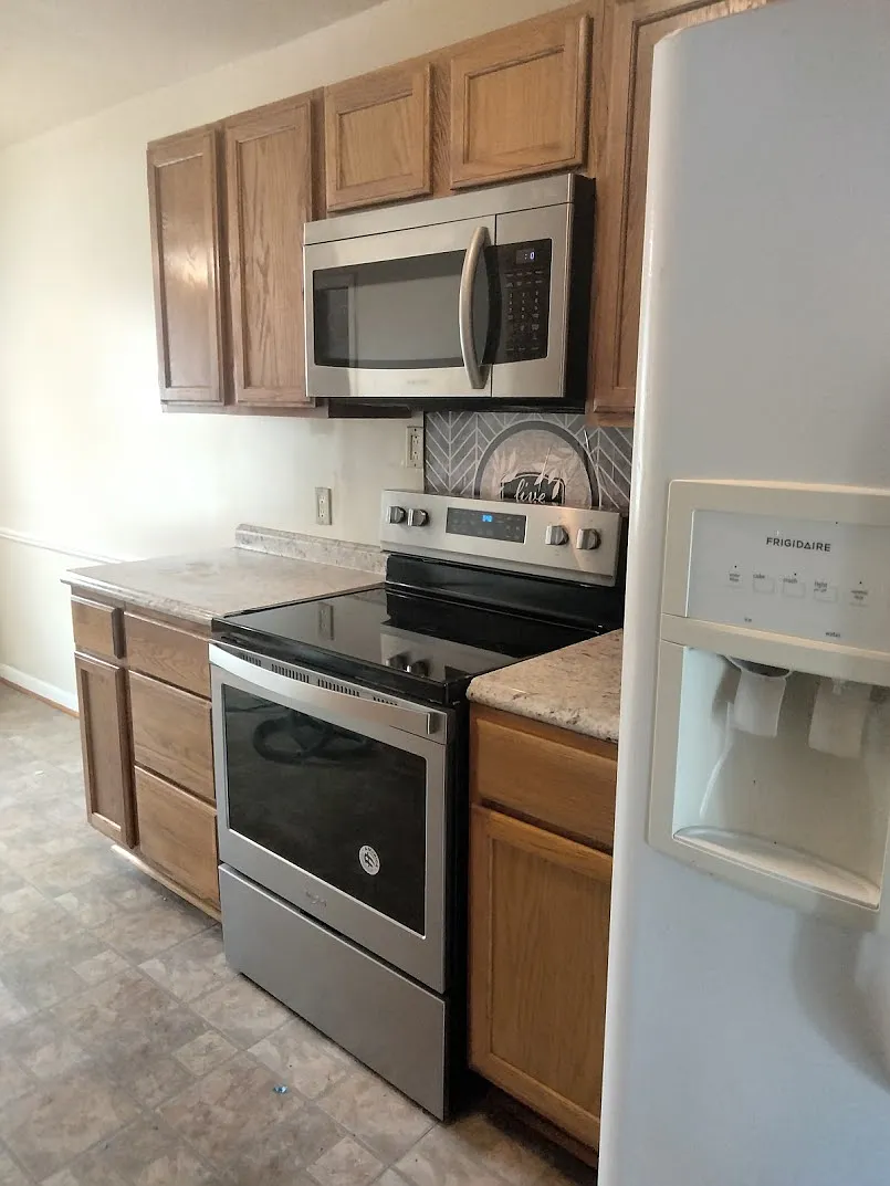 4 bed, 1.5 bath, 1350 sqft, $1,945 — Photo 4