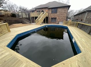 3864 N Daniels Ct, Springfield, MO 65803